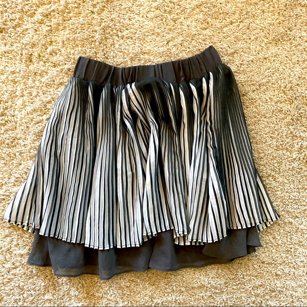 J.O.A. Pleaded Skirt
